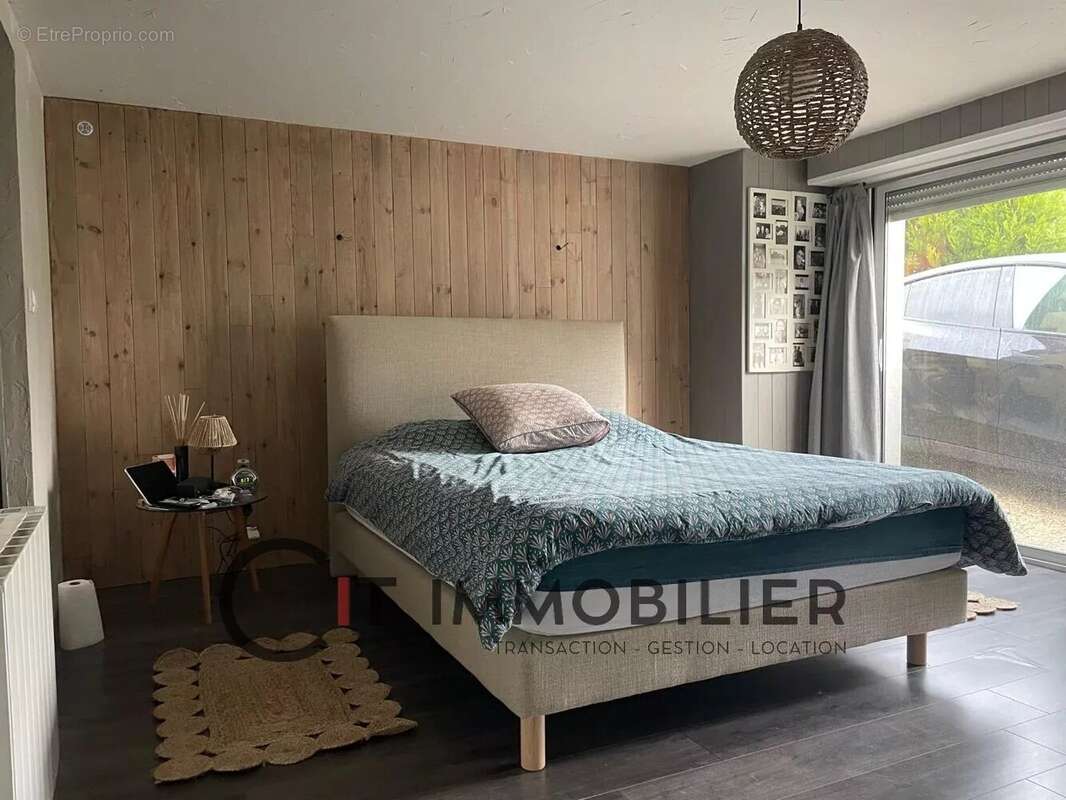 Maison à LA CHAPELLE-DE-LA-TOUR