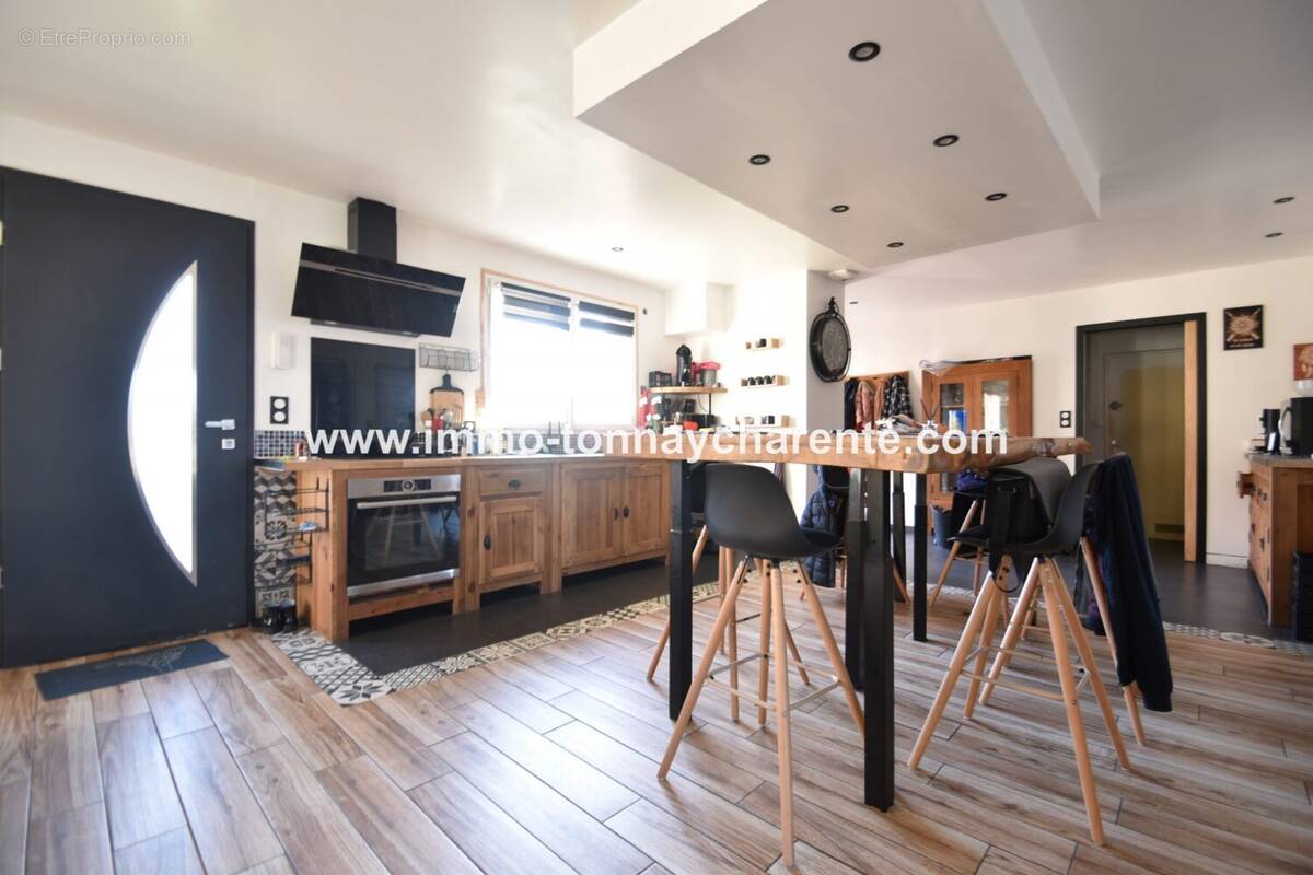 Maison à TONNAY-CHARENTE