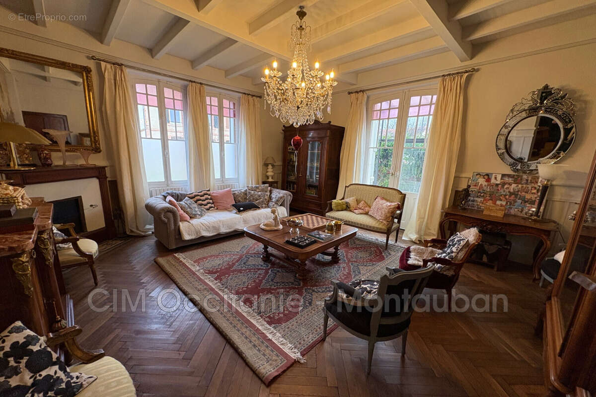 Maison à CASTELSARRASIN