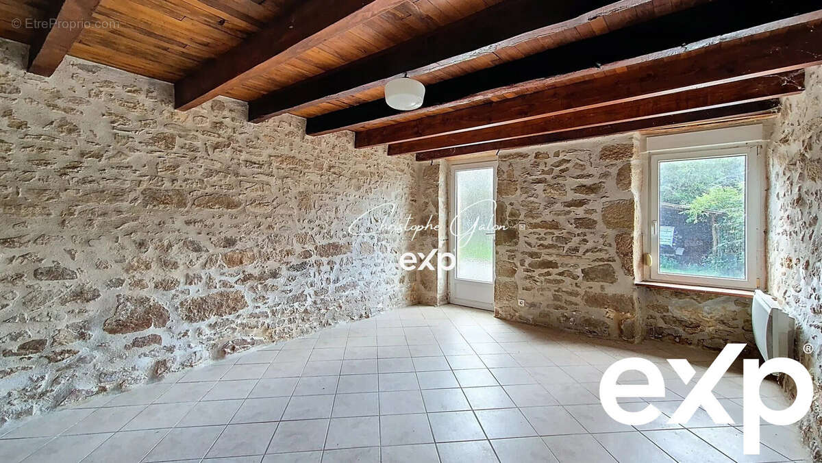 Maison à CHATEAUPONSAC