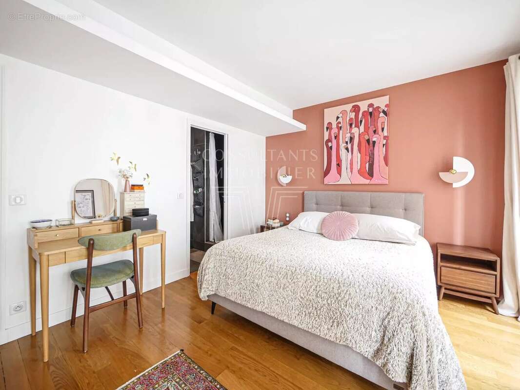 Appartement à PARIS-16E
