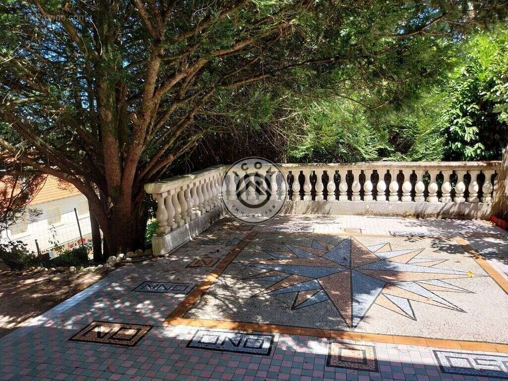 Maison à COULOUNIEIX-CHAMIERS