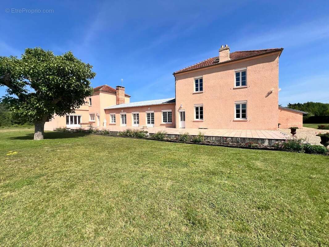 Maison 295 m² à Soissons  - photo 6