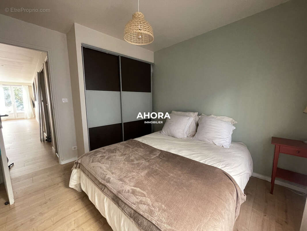 Appartement à MARSEILLE-4E