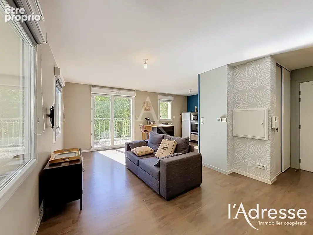 Saint-Avertin - T2 48 m² de 2011, terrasse sud, ascenseur, 2 parkings et cave - photo 3