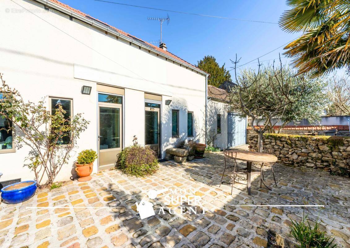 Maison à DAMMARIE-LES-LYS