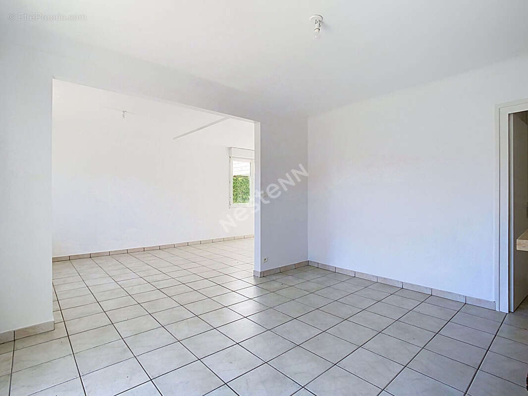 Maison Mouzillon Centre bourg, à proximité directe des commodités, à 3min de l'axe Nantes-Cholet, à 5min de Vallet, à 7min de Cl - photo 6