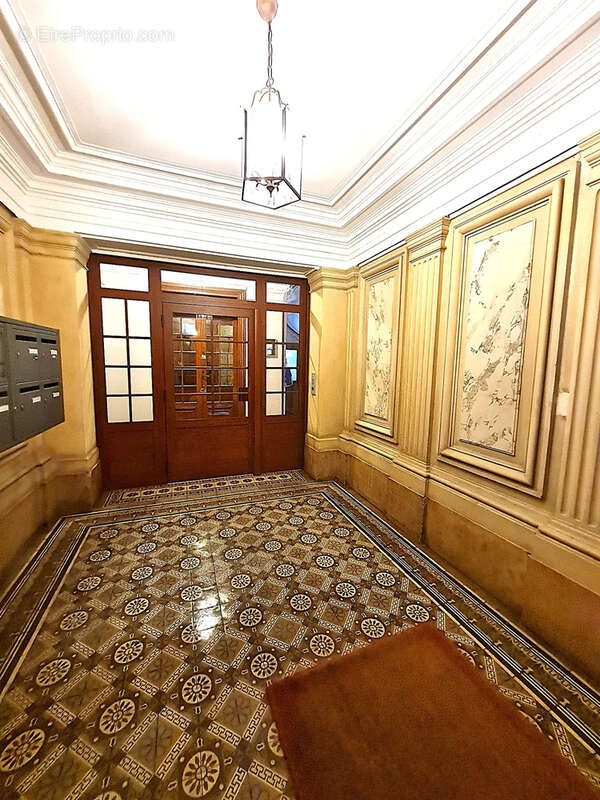 Commerce à PARIS-19E