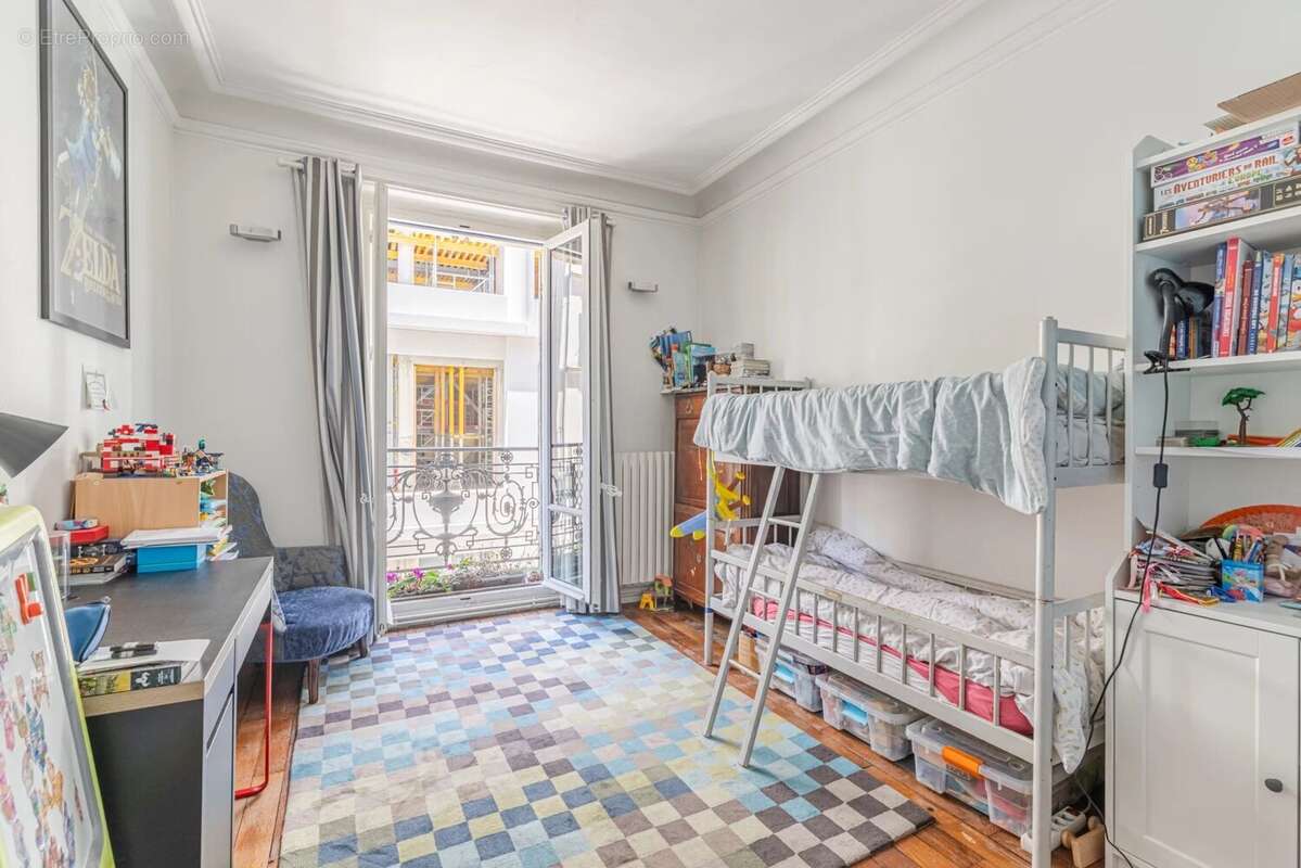 Appartement à PARIS-17E