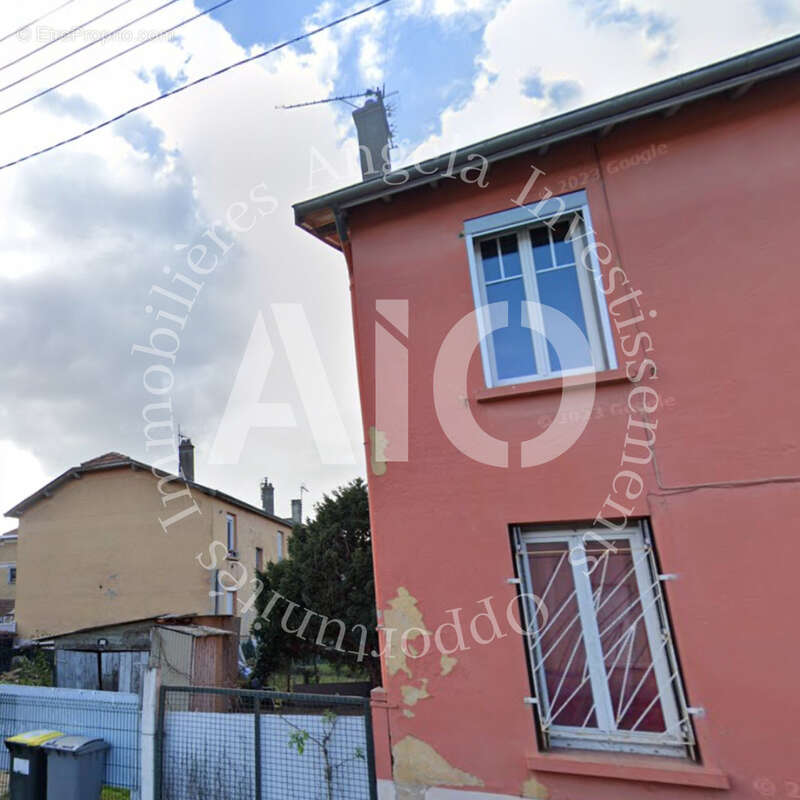 Appartement à DECINES-CHARPIEU