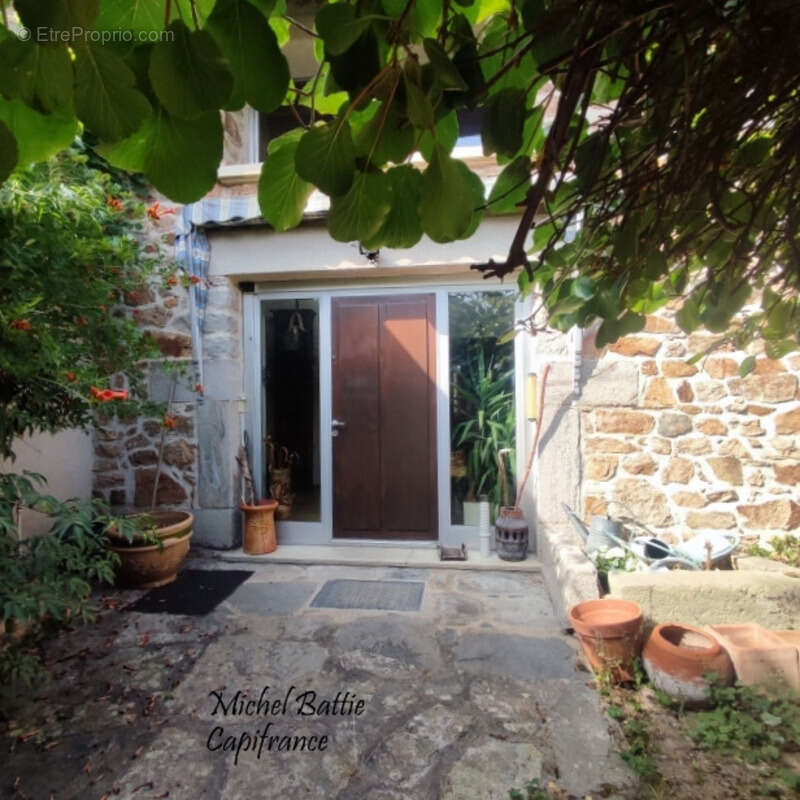 Maison à ROCHE-LA-MOLIERE