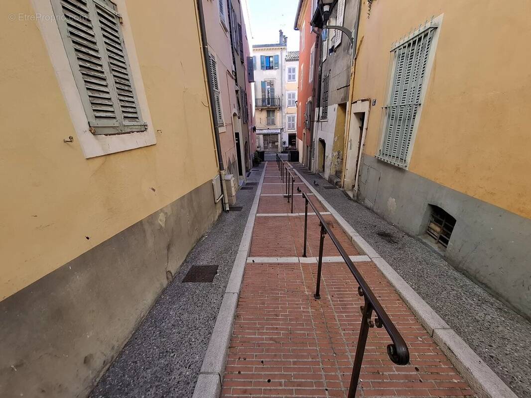 Appartement à VALLAURIS