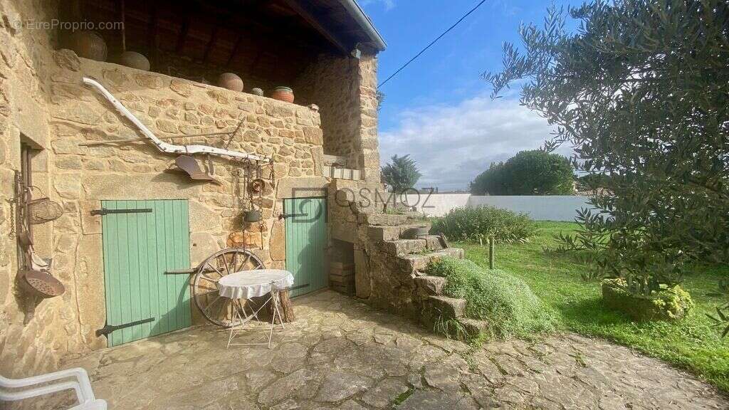 Authentique, maison en pierre avec gîte indépendant - photo 12