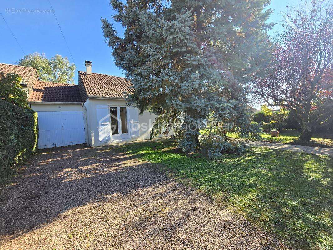 Maison à COULANGES-LES-NEVERS