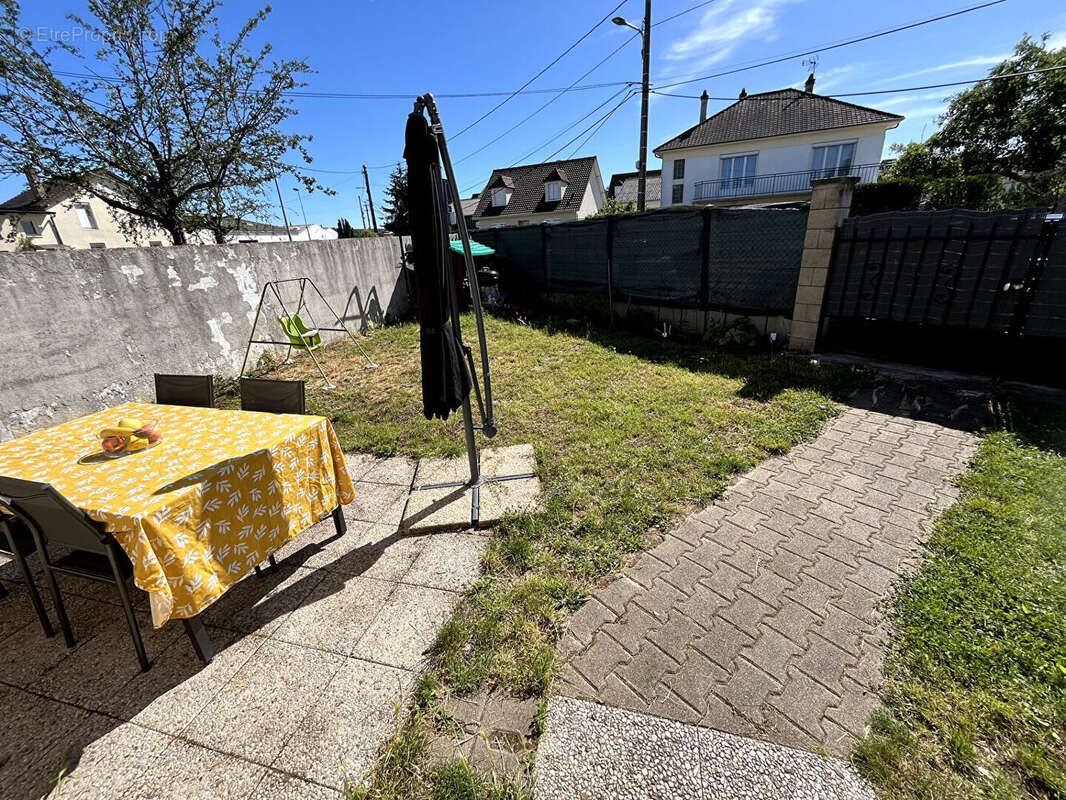 Appartement à LES MUREAUX