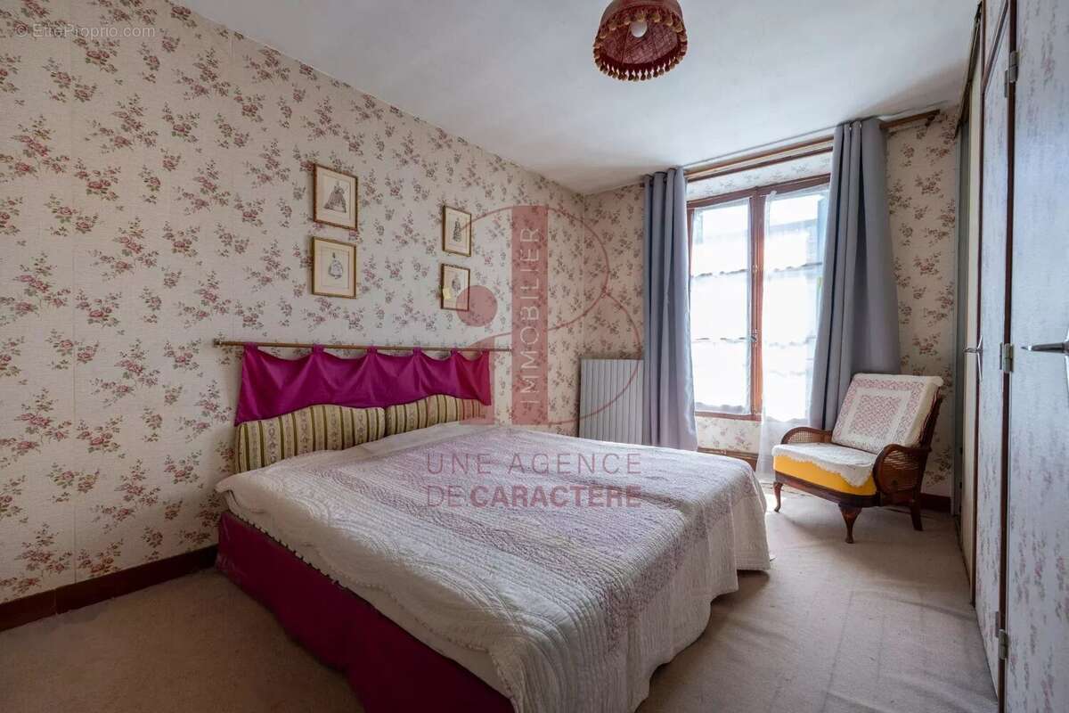 Maison à SAMOIS-SUR-SEINE