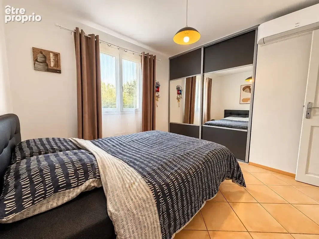 Vend maison de 163m2 avec piscine et garage sur un terrain de 1052m2 - photo 14
