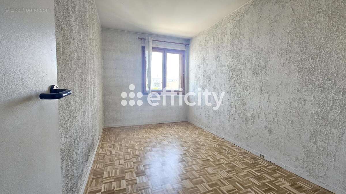 Appartement à FRESNES