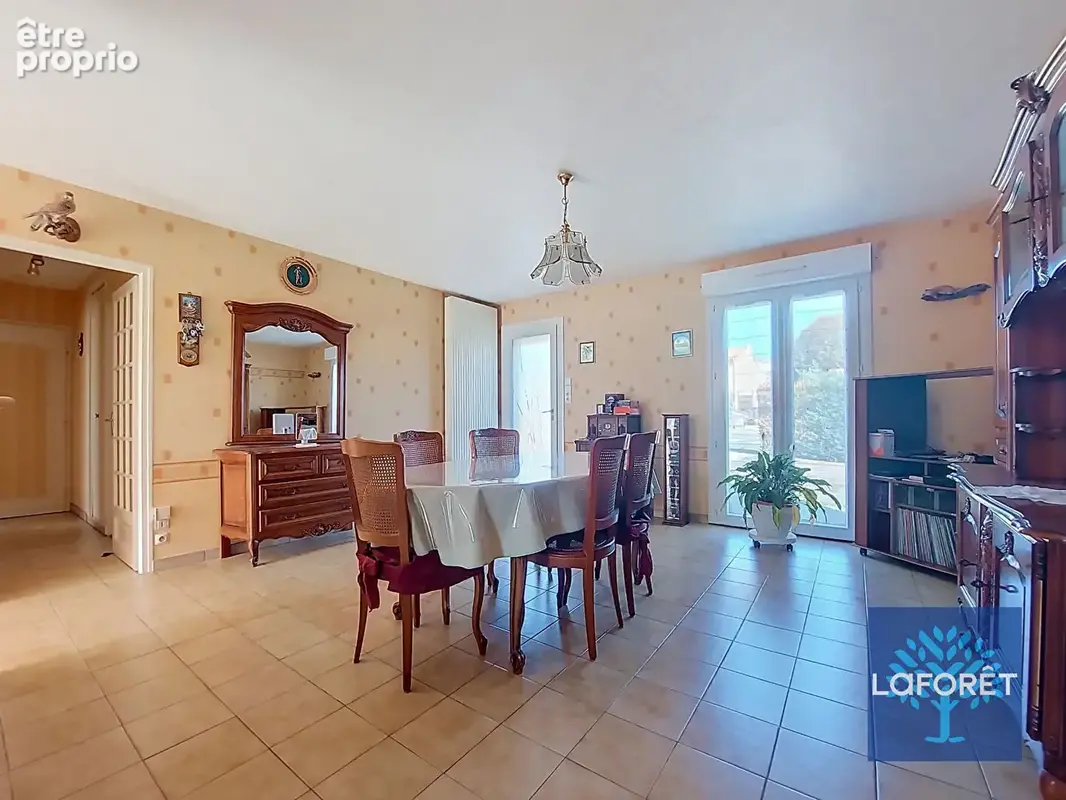 Maison de plain-pied idéalement située avec garage - photo 6