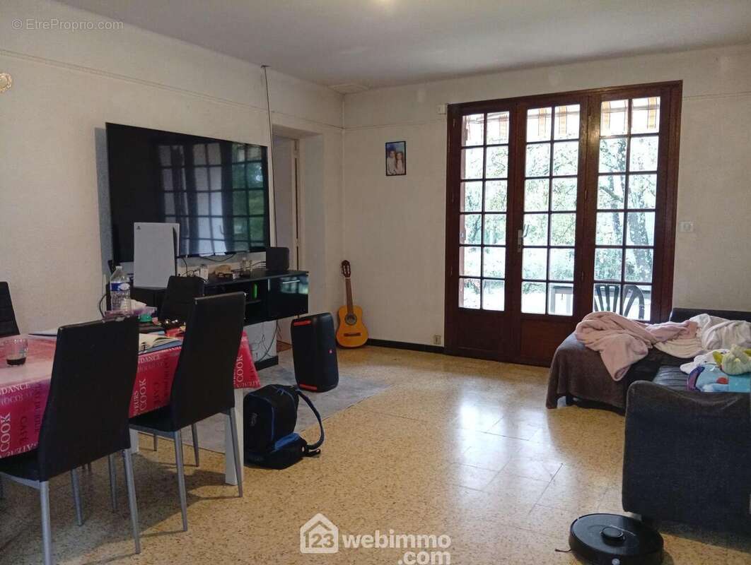 Maison à ENTRECASTEAUX