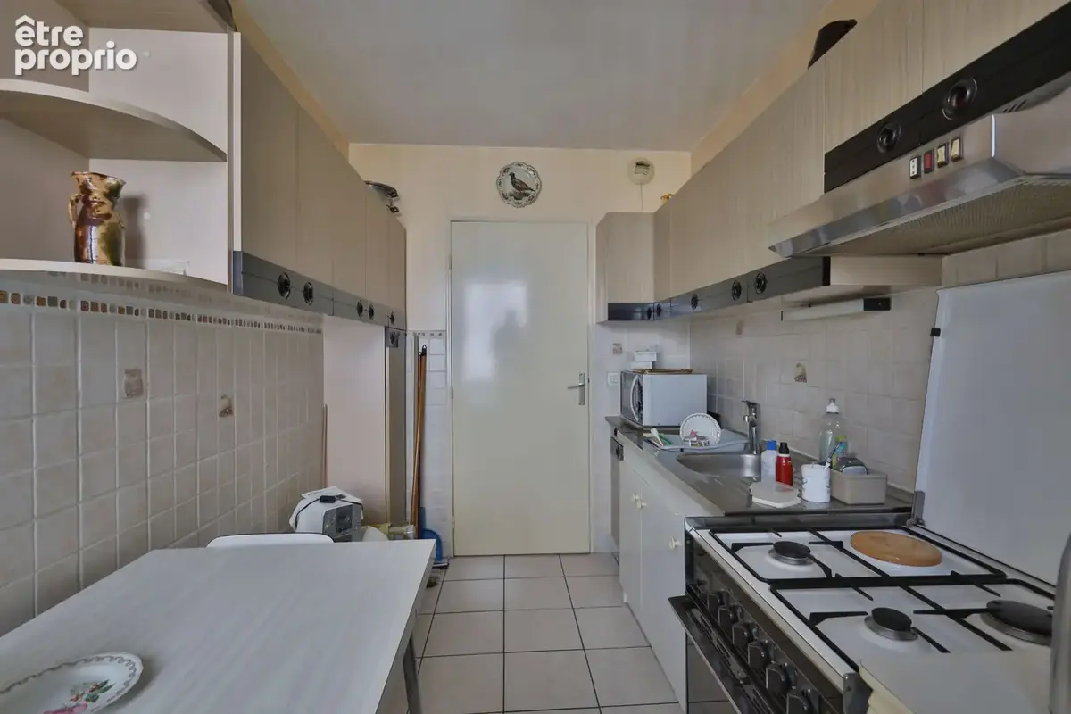 Appartement type T3 - 76,56 m2 habitables (loi carrez) - BALCON - GARAGE. - photo 2