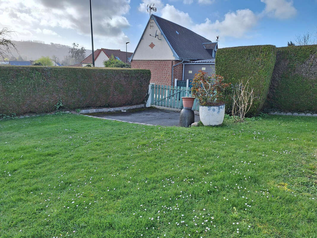 Maison à BOUVAINCOURT-SUR-BRESLE