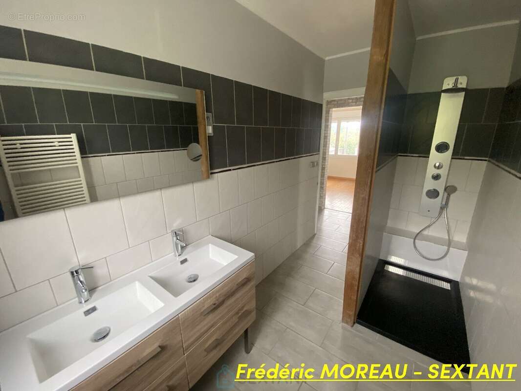 Sympathique maison de 85m2 sur Garage et Buanderie avec beau terrin de 800m2 piscinable - photo 4