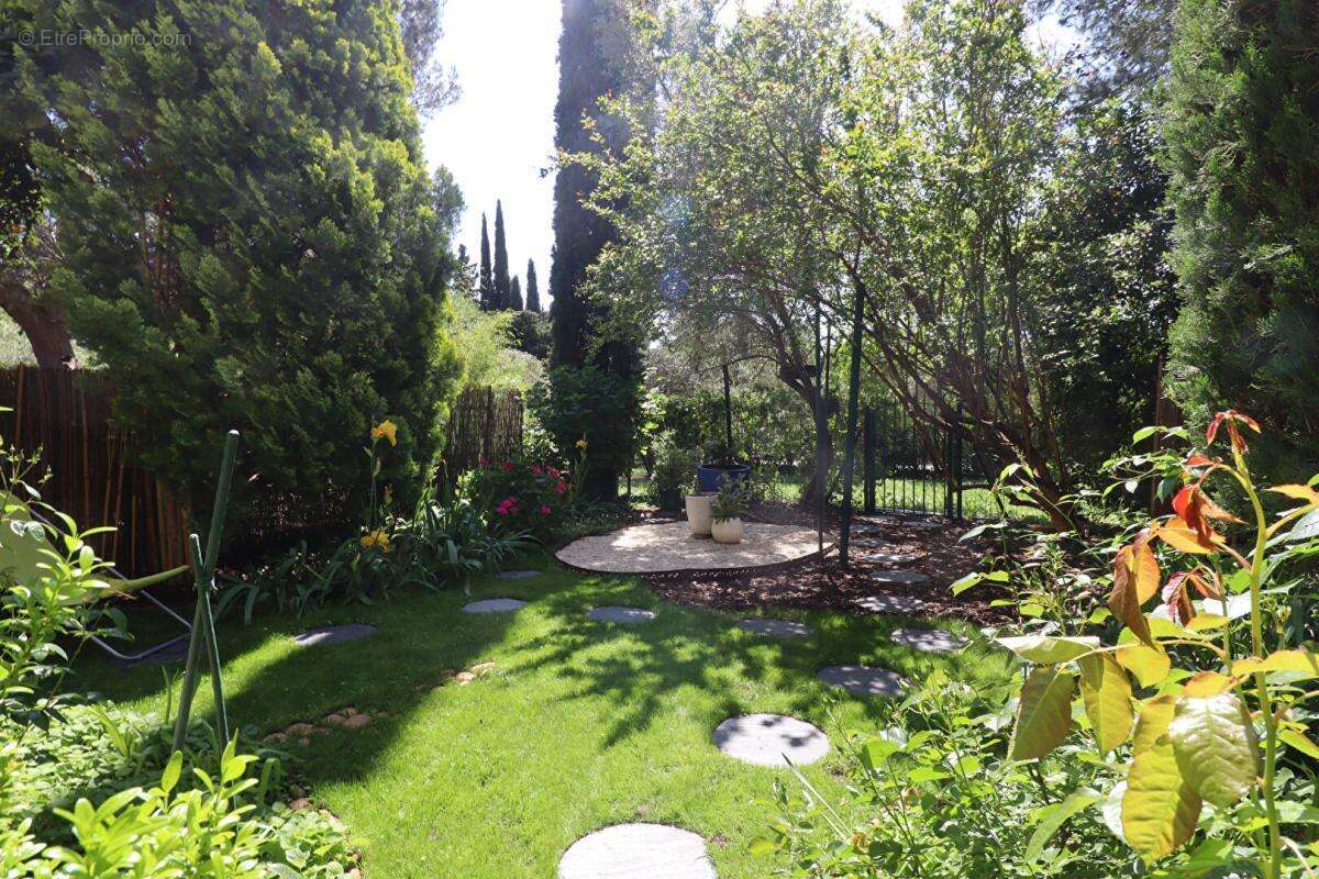 Nue-Propriété: Appartement Villeneuve Les Avignon 2 pièce(s) 54 m2 - photo 2