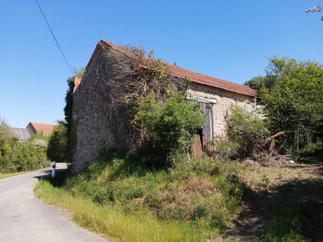 Maison à POULIGNY-NOTRE-DAME