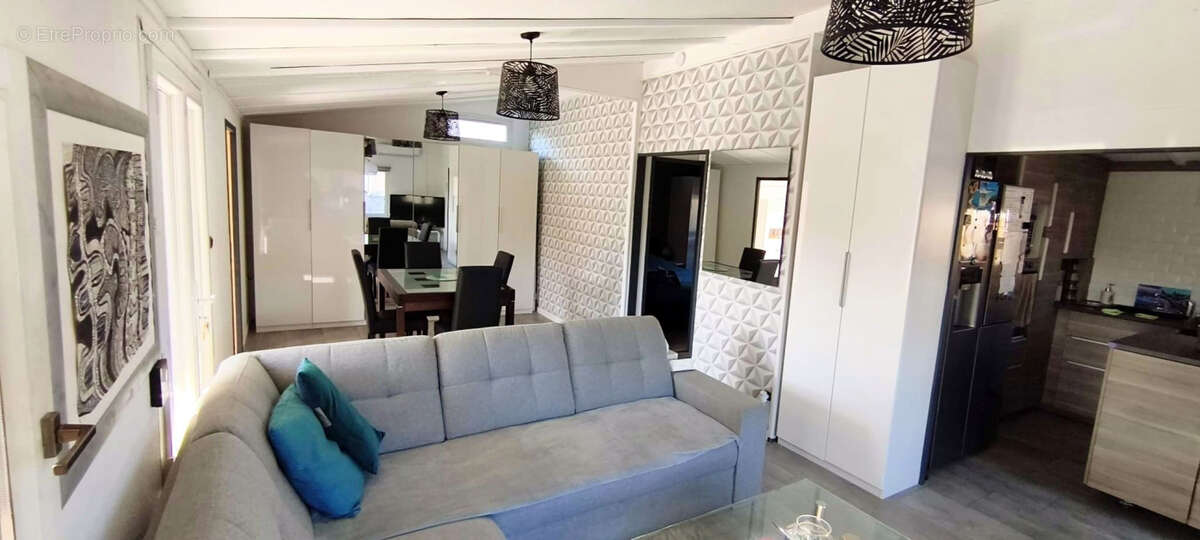 Maison à ROQUEBRUNE-SUR-ARGENS