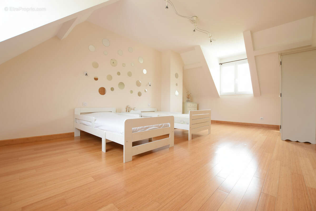 Maison à LES ESSARTS-LE-ROI