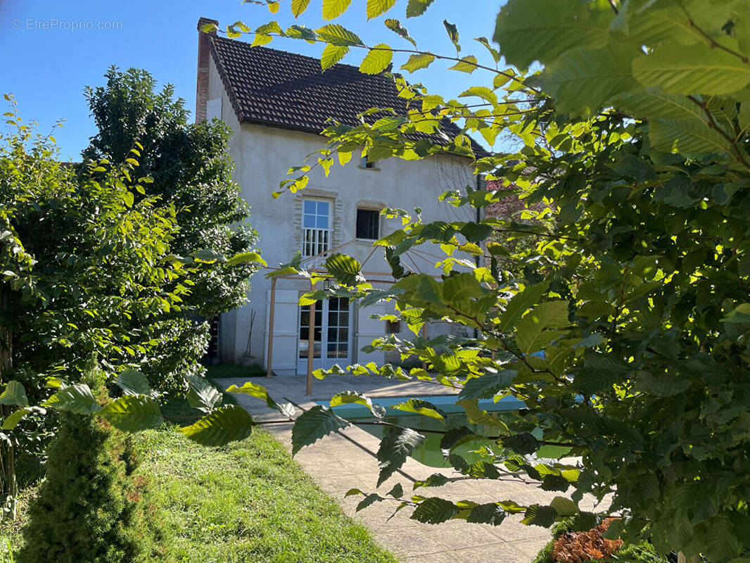 Maison à SAINT-MARTIN-DU-TARTRE