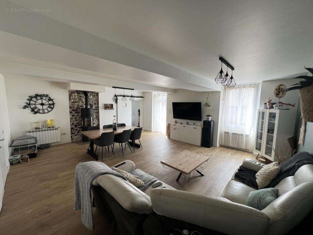 Maison à MAULEVRIER