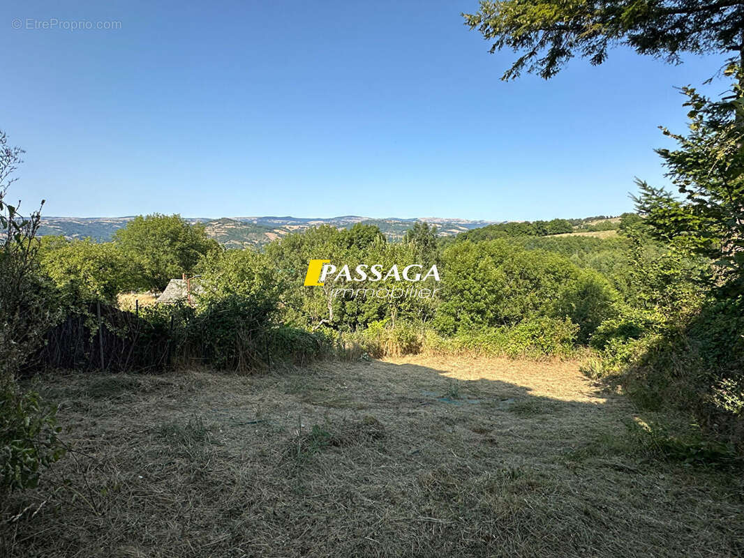 A VENDRE - Maison comprenant deux logements caves et jardins - LASSOUTS - photo 13