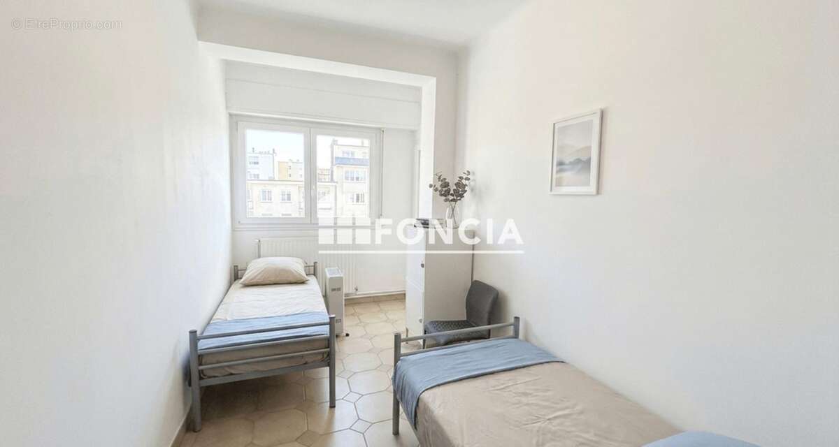 Appartement à MARSEILLE-2E