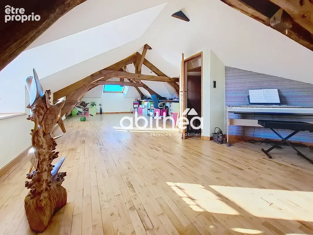 Propriété de 239 m2, sur 2,5 ha de terres et bois. - photo 14