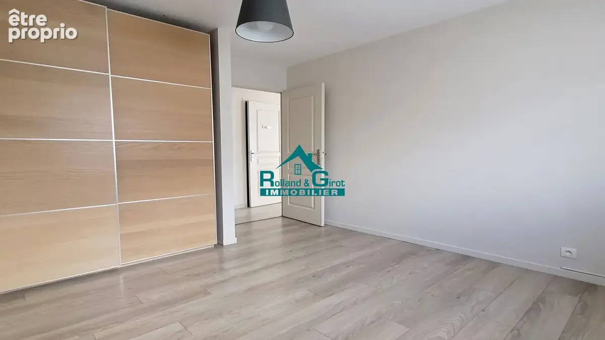 Maison spacieuse à vendre à La Bouexière - 5 chambres et jardin! - photo 6