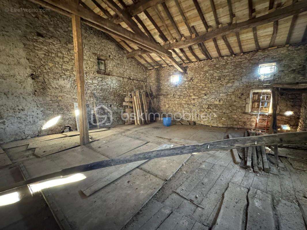 Appartement à LABRUGUIERE