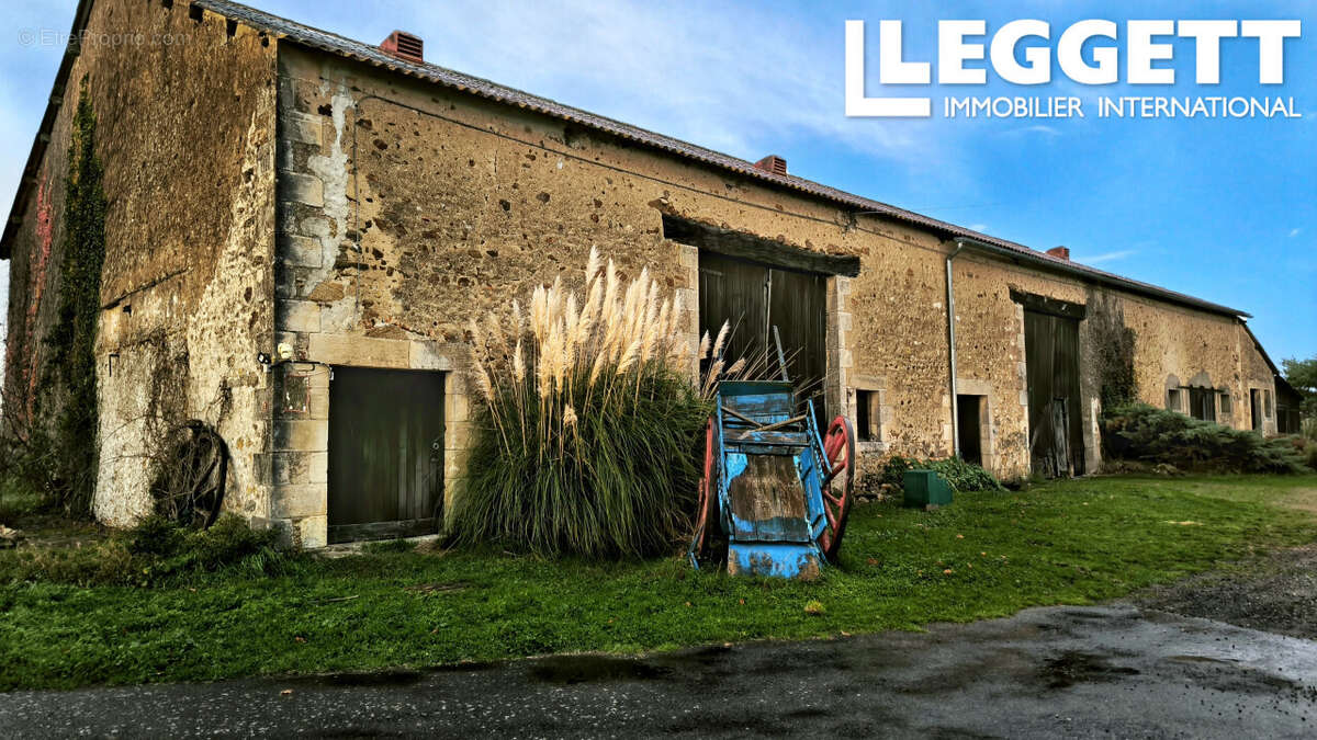 Maison à MILLAC