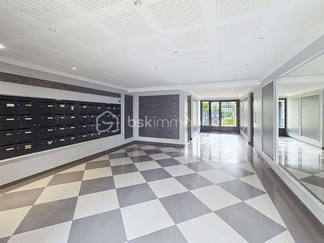 Appartement à OZOIR-LA-FERRIERE