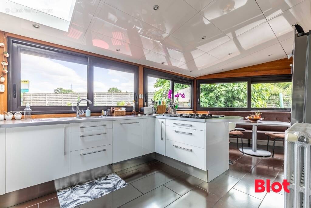 Maison à VEZIN-LE-COQUET