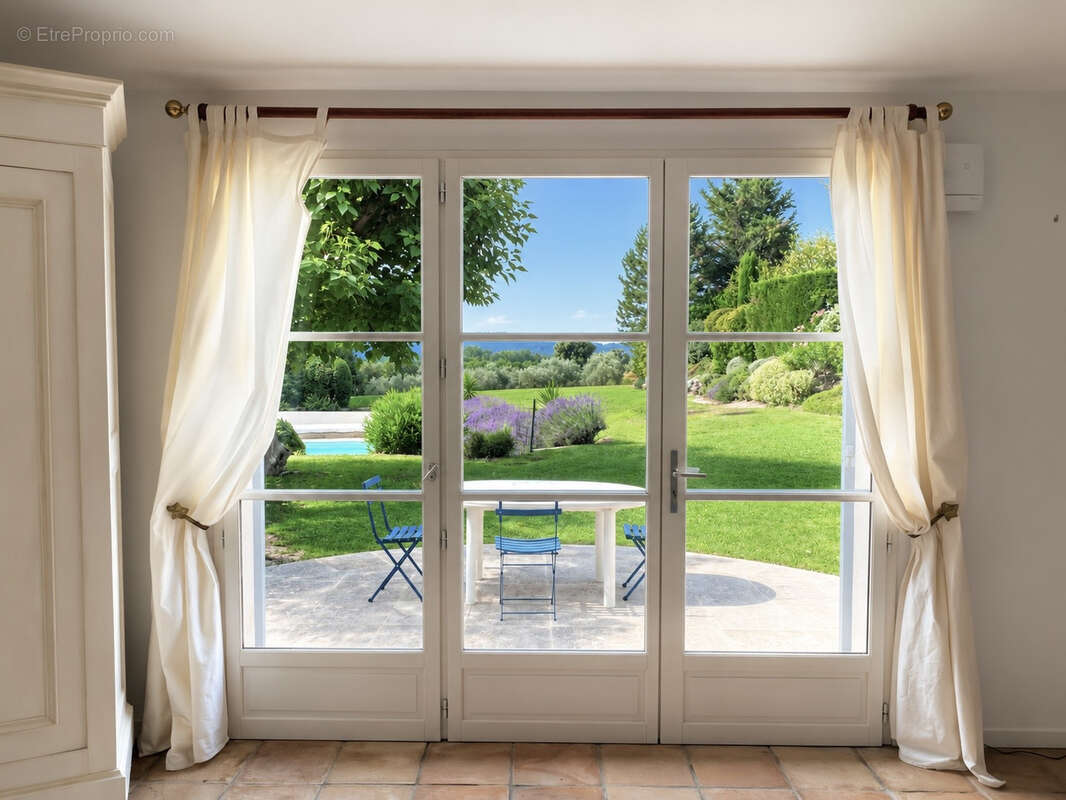 Maison à CUCURON