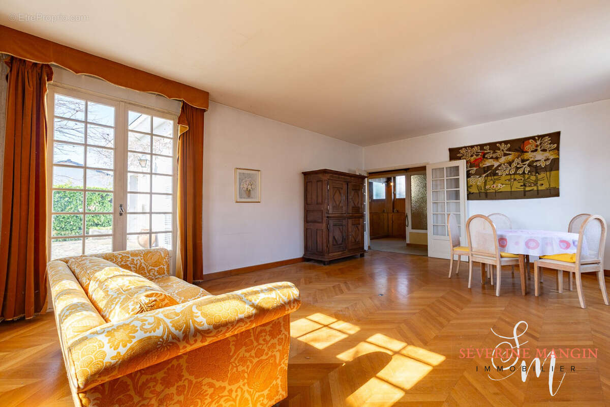 Maison à ROMANS-SUR-ISERE