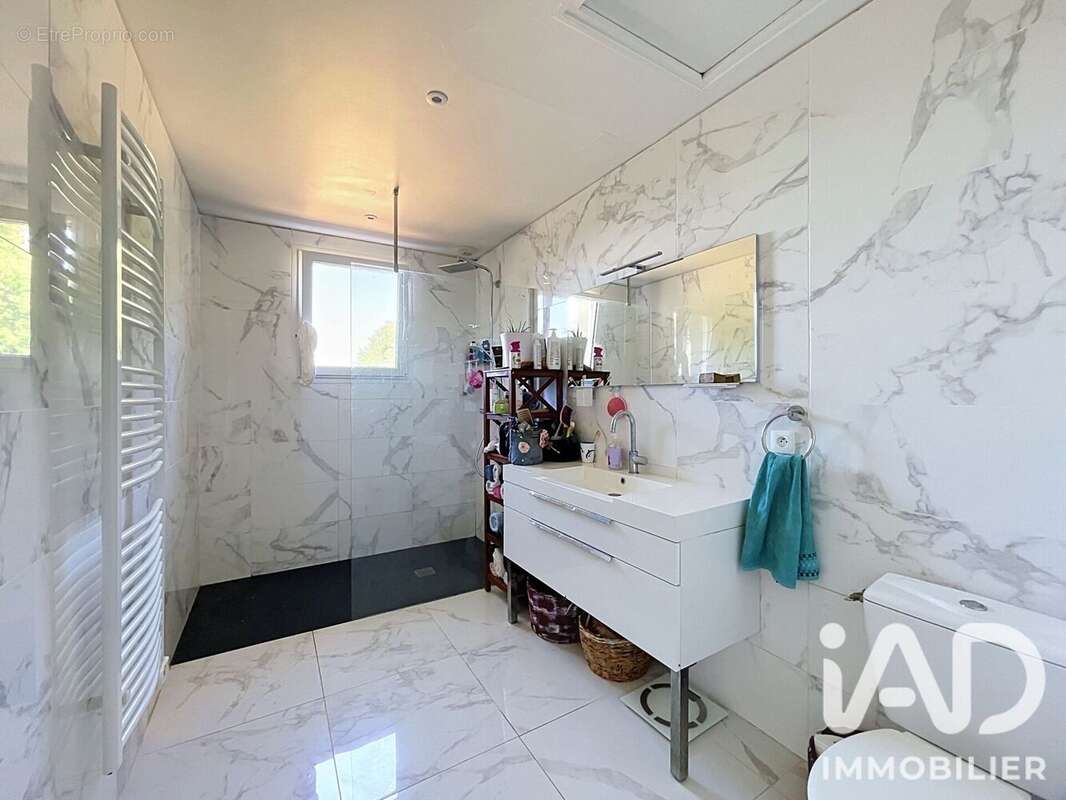 Maison 124 m² à Scille  - photo 7
