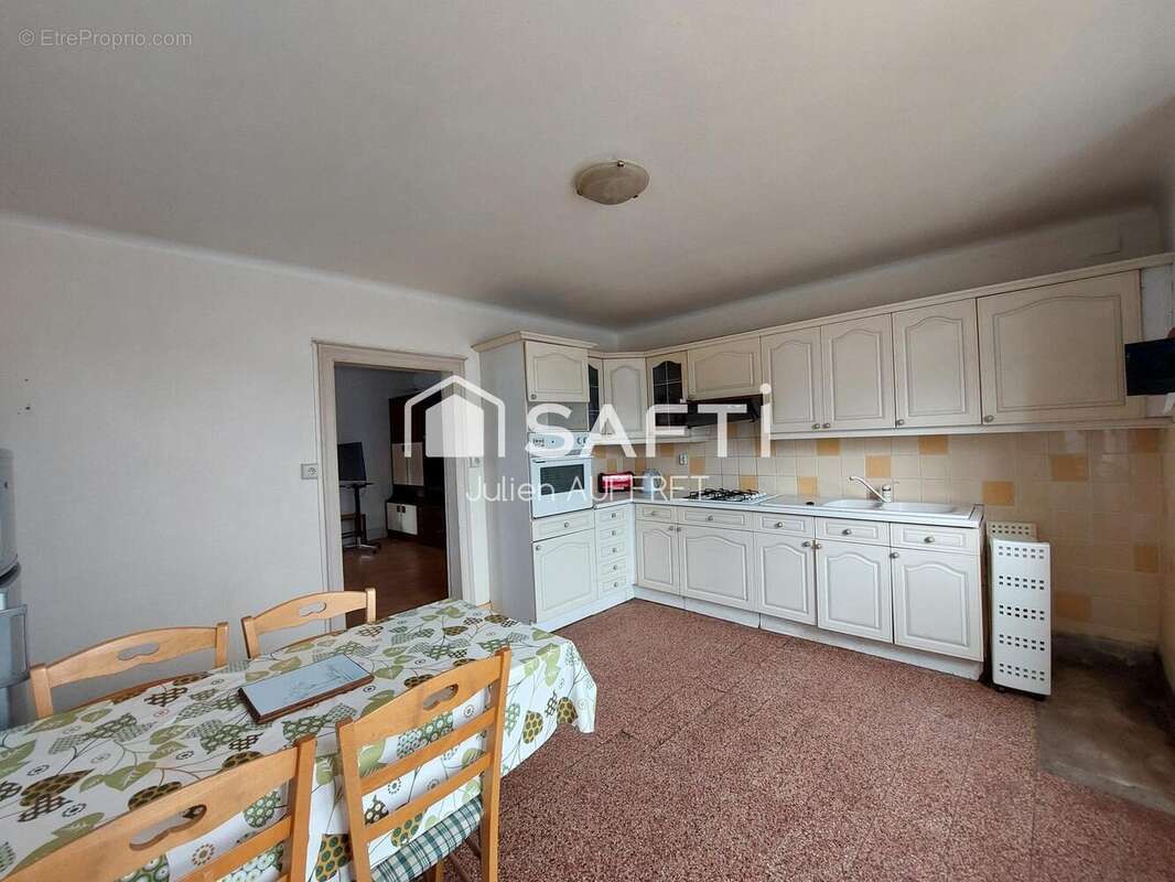 Appartement 209 m² à Myennes  - photo 8