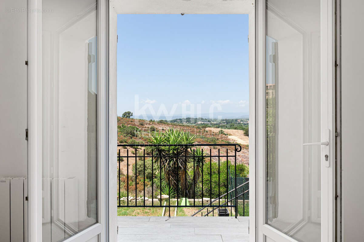 Maison à ROQUEBRUNE-SUR-ARGENS
