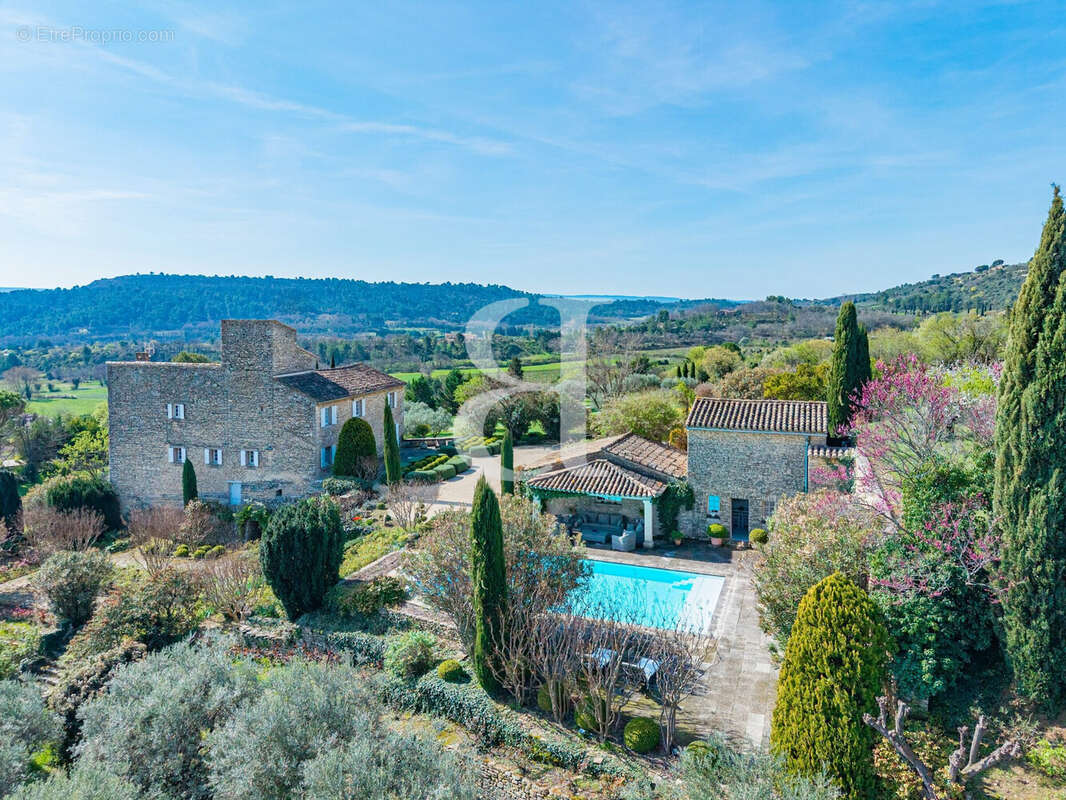 Maison à GORDES