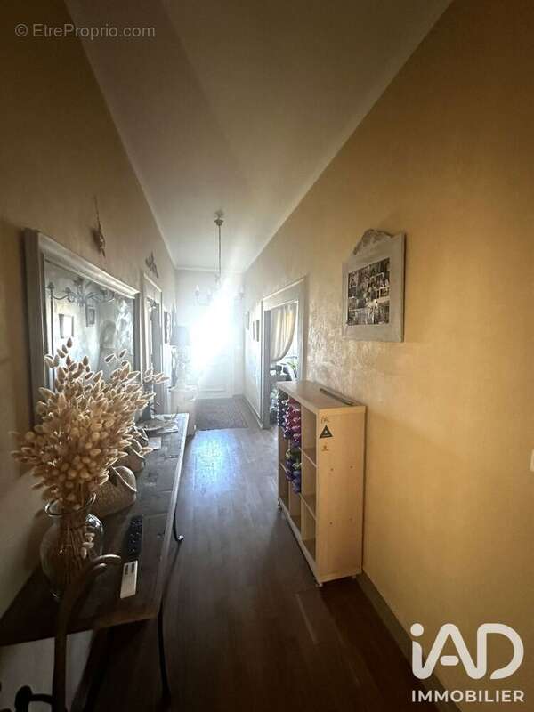 Maison 163 m² à Montendre  - photo 2