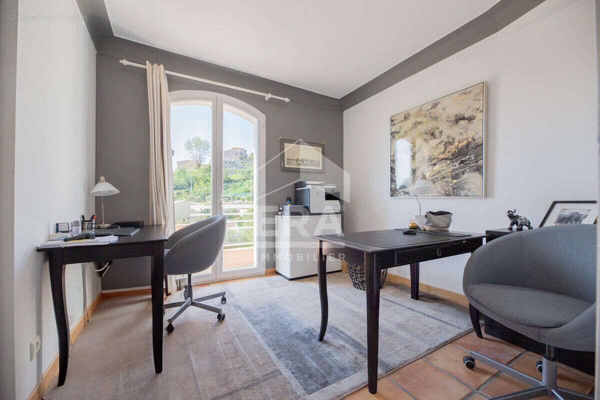 Maison à MANDELIEU-LA-NAPOULE