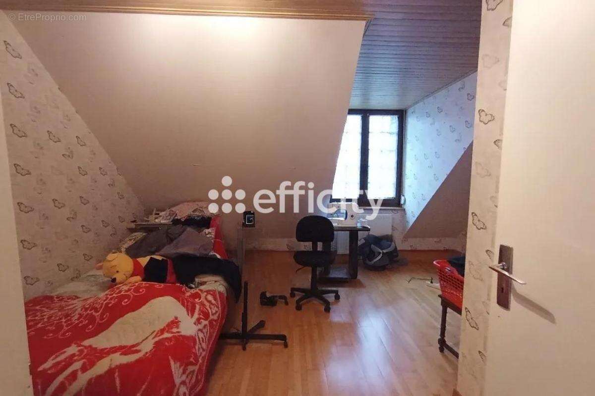 Maison à NEUVILLETTE